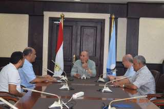 محافظ البحر الأحمر يناقش تحديد...