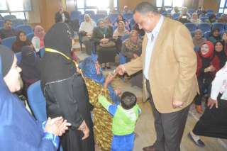 سكرتير عام محافظة المنيا يُسلم...