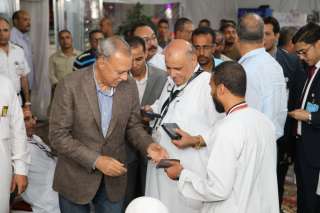 محافظ قنا يودع حجاج بعثة...
