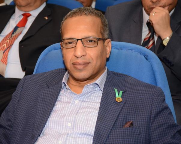 د. بدوى شحات رئيس جامعة الأقصر