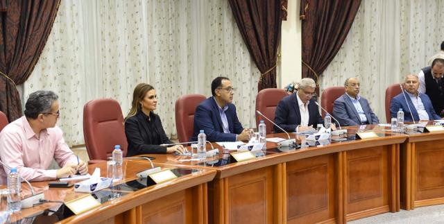لقاء رئيس الوزراء مع نواب المنيا