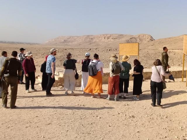 زيارة الوفد الأجنبي