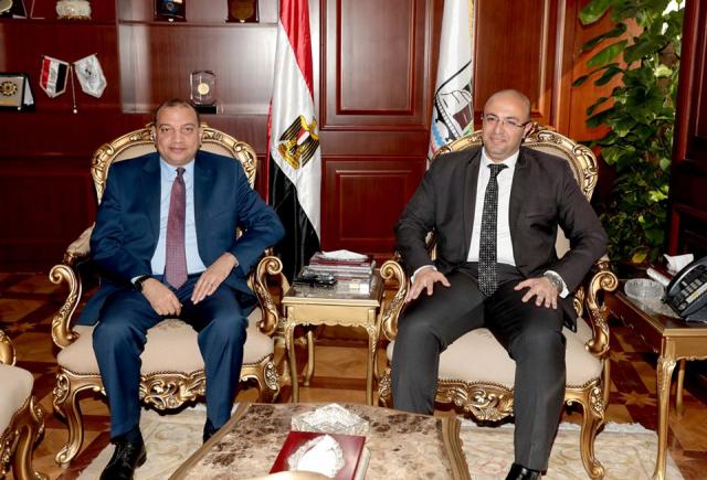 رئيس جامعة بني سويف يهنئ المحافظ