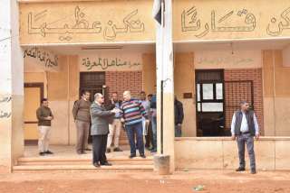 في زيارة مفاجئة.. محافظ أسيوط ...