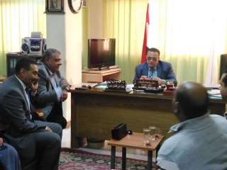 نائب قوص يناقش مشاكل أبناء...