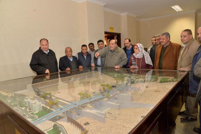 محافظ أسيوط يتفقد مشروع قناطر أسيوط الجديدة