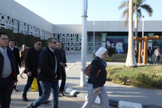 وزيرة الصحة تصل الأقصر
