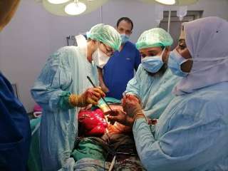 فريق طبي ينجح في استئصال...
