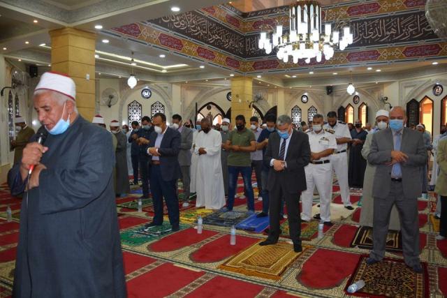 محافظ المنيا يفتتح مسجد النصر بقرية العوايسة
