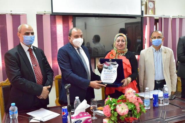 رئيس جامعة بنى سويف يترأس مجلس كلية العلوم
