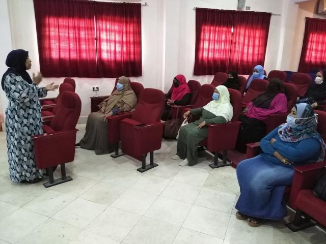 جانب من الندوة