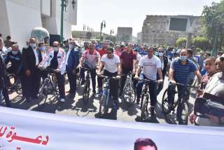 ”رياضتك مناعتك”.. وزير الرياضة ومحافظ...