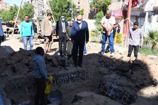 هبوط أرضى بشارع مدينة العمال...