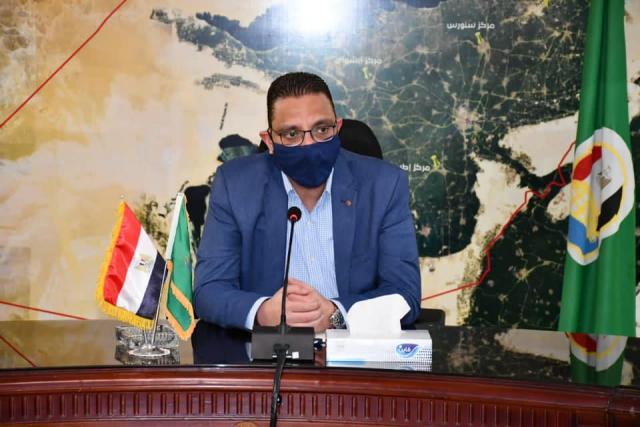 محافظ الفيوم خلال الاجتماع