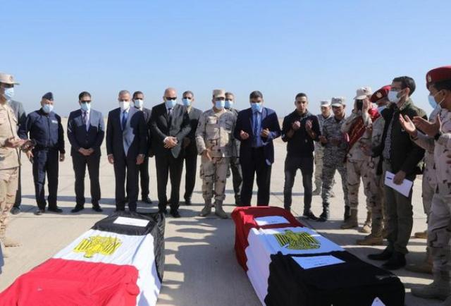 محافظي سوهاج وقنا يستقبلان جثامين شهيدي الوطن