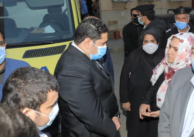 نائب محافظ بني سويف يزور المصابين