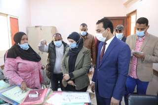 نائب محافظ قنا يتفقد عددا...