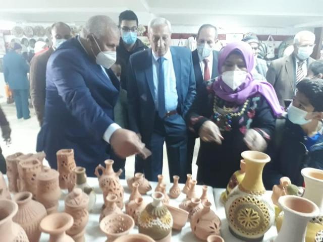 افتتاح معرض منتجات محافظة الوادي الجديد