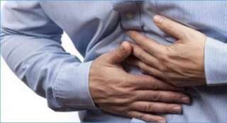 إصابة 15 شخصا من عائلة...