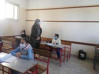 رئيس مدينة سفاجا تتفقد لجان...