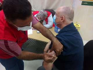  بحضور المحافظ .. بدء تطعيم...