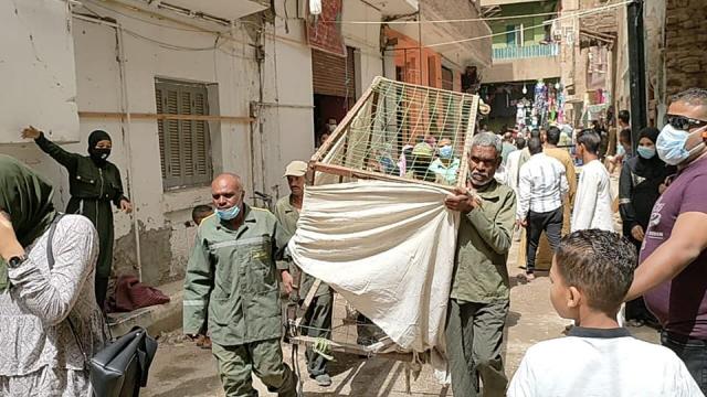 حملة مكبرة لشرطة المرافق بمناطق سوق الصنايع و السوق السياحي وشرق السكة بالأقصر
