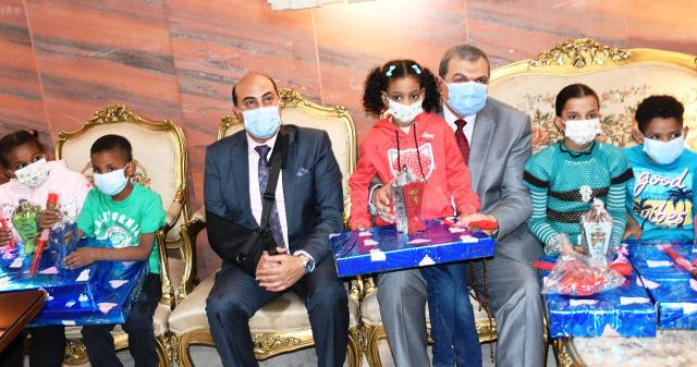الاحتفال بيوم اليتيم