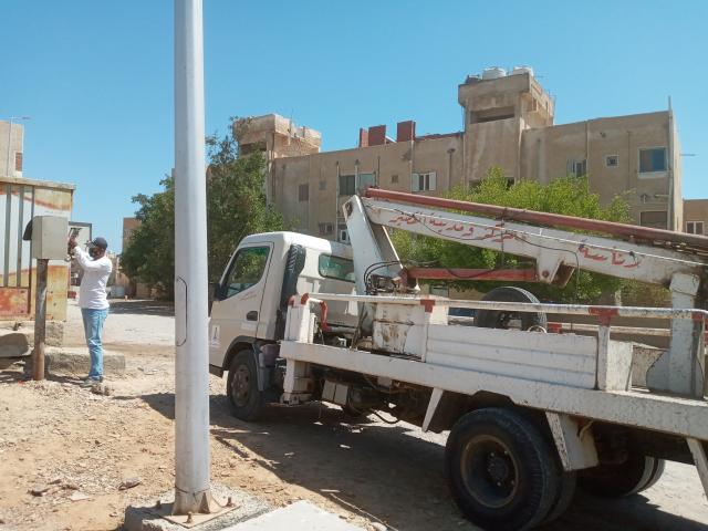 استمرار الصيانة الدورية لاعمدة الإنارة