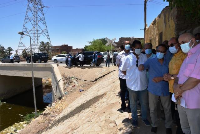 جولة محافظ أسوان