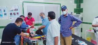 إصابة زوجين و4 أطفال في...