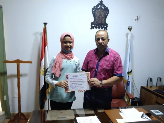 تكريم الطالبة