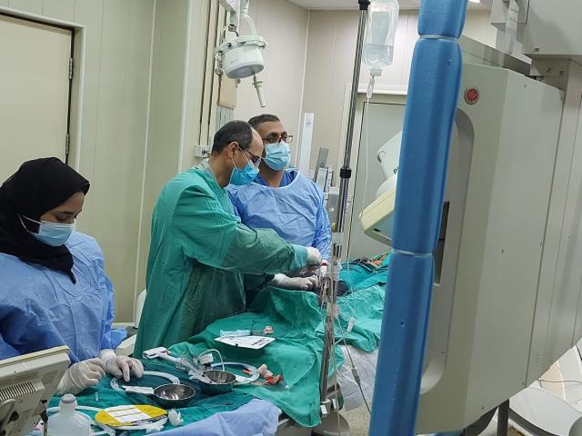 مستشفى أسوان الجامعى يجري 30 جراحة بوحدة قسطرة القلب خلال شهر