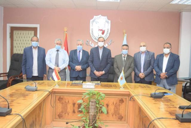 انتهاء أعمال لجنة التحكيم من تقييم المرشحين لجائزة التميز المؤسسي والاداري بجامعة سوهاج