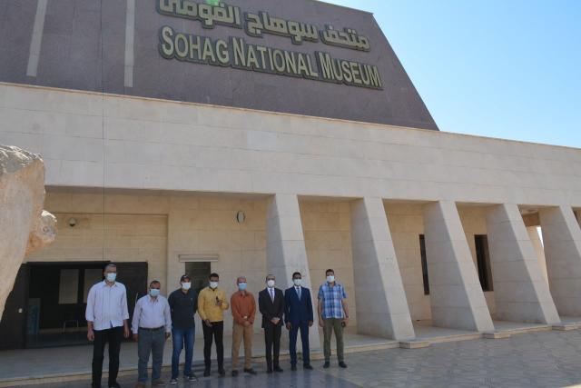 نائب محافظ سوهاج يتفقد متحف سوهاج القومي