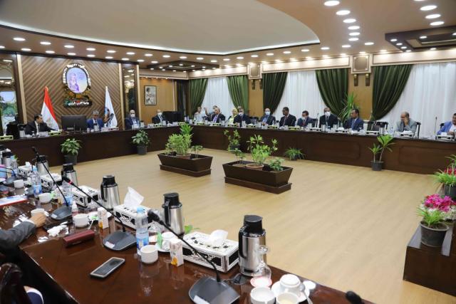 اجتماع مجلس جامعة جنوب الوادي