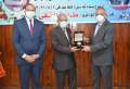 محافظ سوهاج ورئيس الجامعة يكرمان...