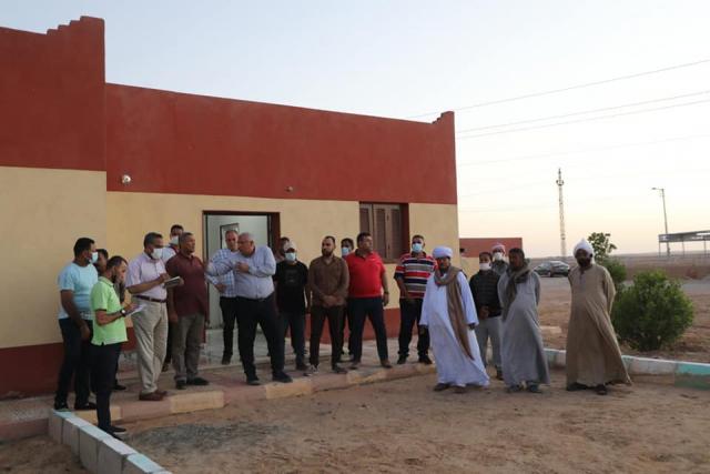 محافظ الوادي الجديد يتابع أعمال تطوير نادي الهجن