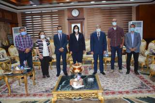 محافظ المنيا يستقبل نائب وزير...