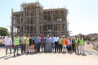 35 شاب وفتاة يتفقدون مشروعات...