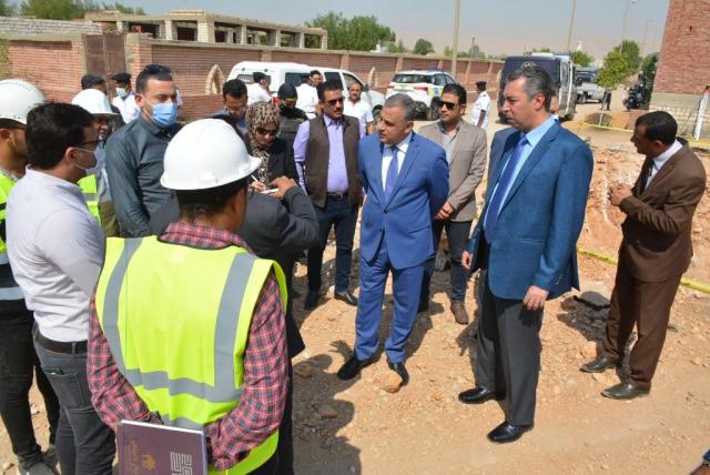 محافظ سوهاج يتفقد أعمال تطوير جبانات أخميم الجديدة