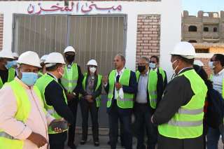 وفد البنك الدولي يتفقد مشروع...