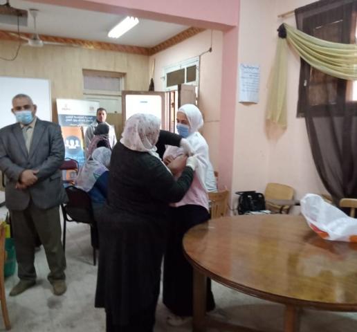 بدء تطعيم طلاب المرحلة الثانوية ببني سويف بلقاح كورونا