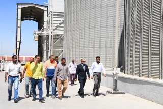 محافظ قنا يكلف السكرتير المساعد...