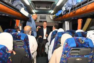 محافظ قنا يودع حجاج بيت...