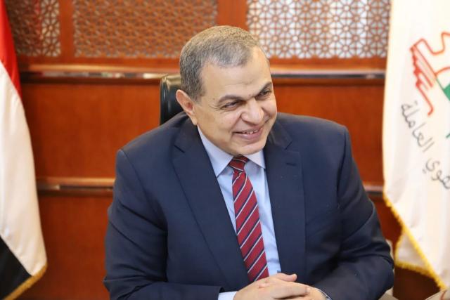 محمد سعفان،وزير القوى العاملة،
