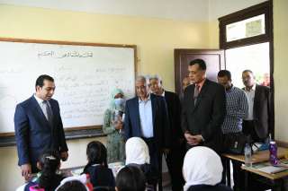 نائب محافظ قنا يتفقد عددا...