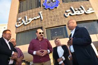 محافظ أسوان يستجيب لمطالب أهالى...