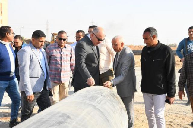 جولة محافظ قنا