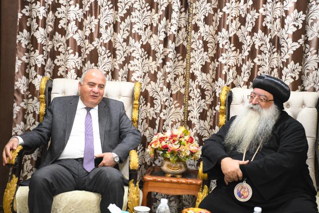 الداودي يهنيء الأنبا تكلا بالترقية إلي رتبة مطران