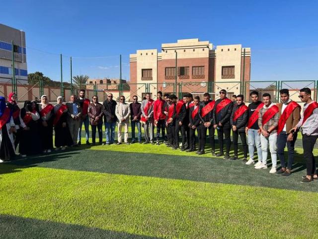 50 طالب وطالبة من جامعة سوهاج يزورون مشروعات ” حياة كريمة ” بمركز دار السلام